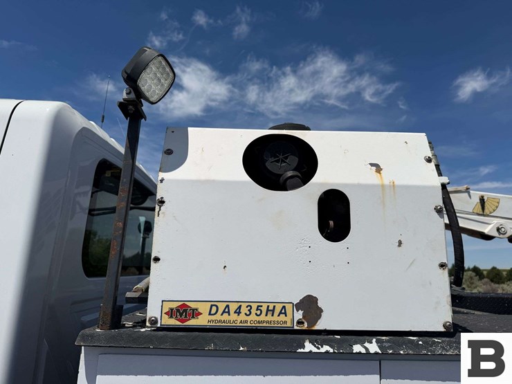 2003-international-durastar-4200-image-11