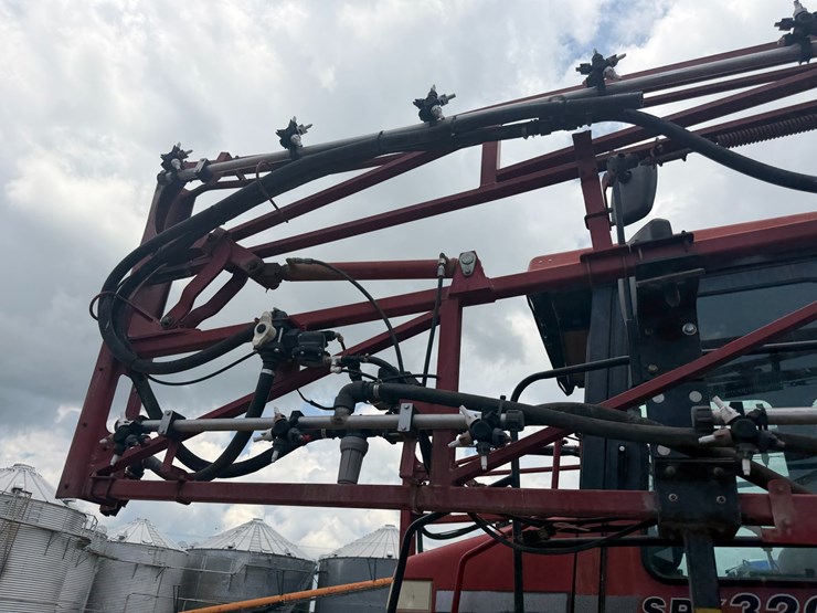 2005-case-ih-spx3200-image-39