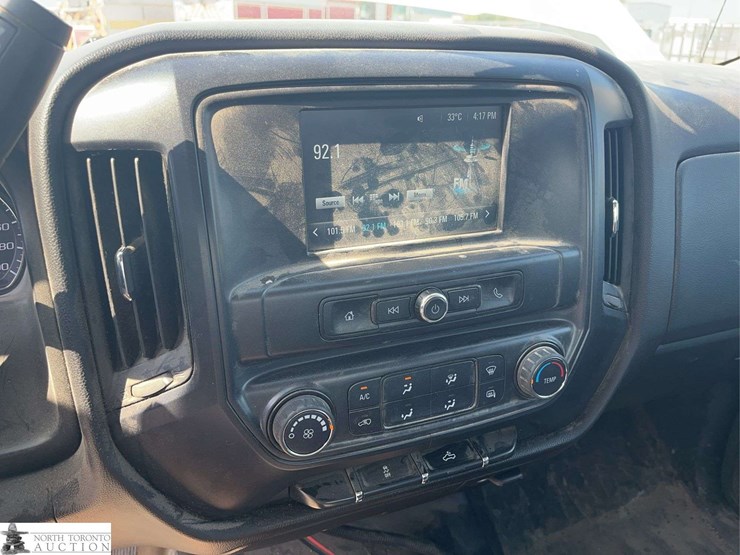 2017-chevrolet-silverado-1500-image-13