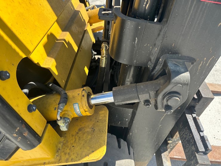 hyundai-25lc-7m-image-12