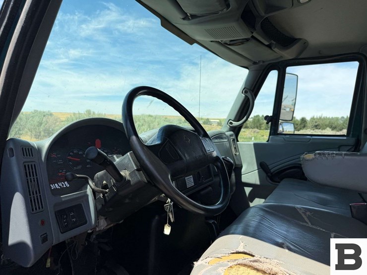2003-international-durastar-4200-image-56
