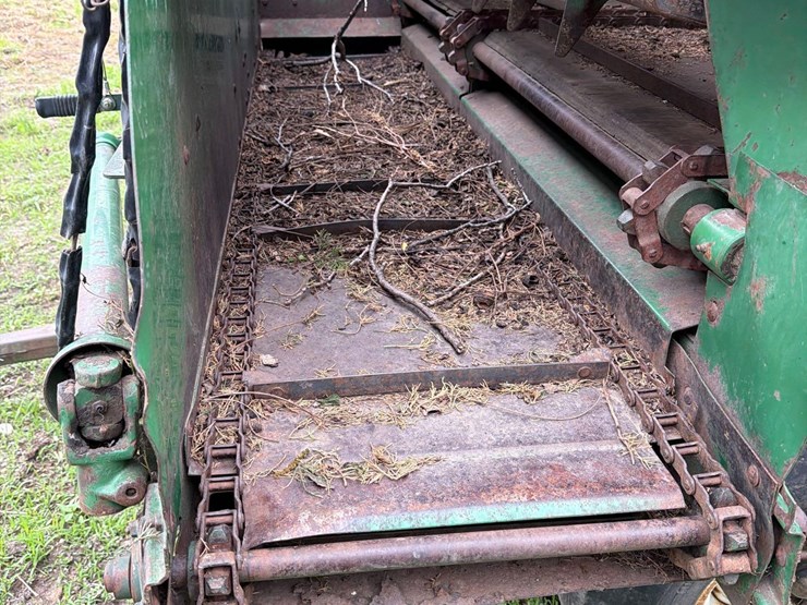 badger-18ft-front-unload-silage-wagon-image-11