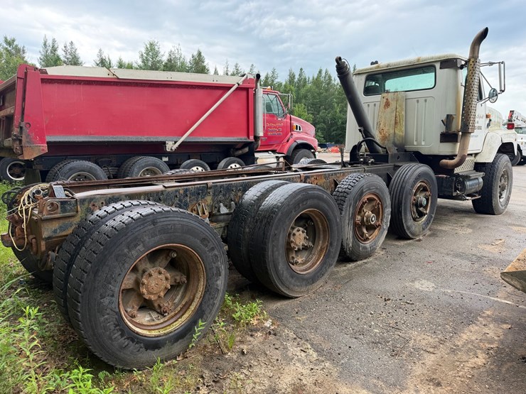 ford-f700-image-6