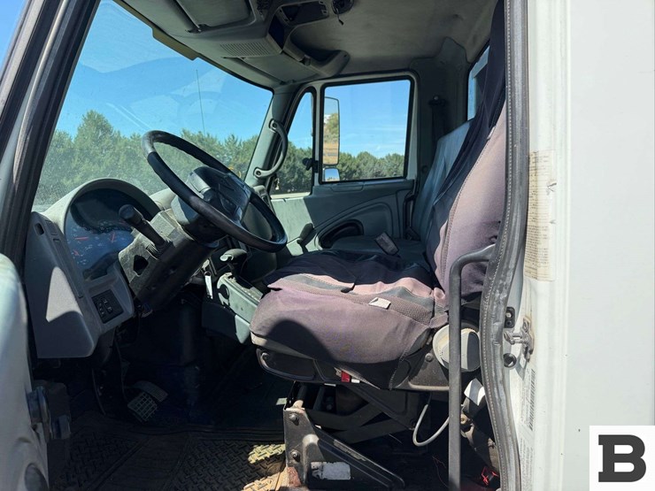 2006-international-durastar-4300-image-25