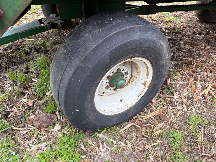 badger-18ft-front-unload-silage-wagon-image-9