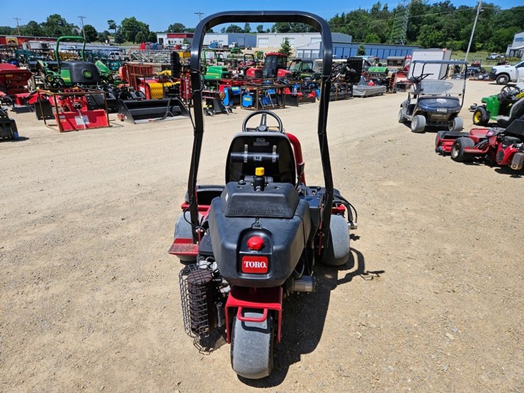 2016-toro-greensmaster-3150-image-4