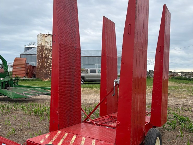 2016-farm-king-drive-over-hopper—1-owner-image-4