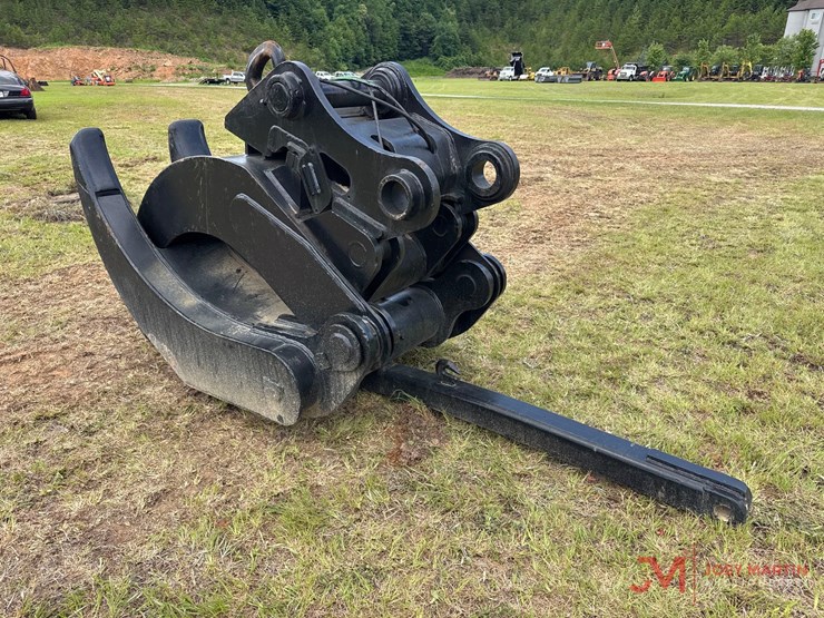 rockland-grapple-excavator-attachment-image-2