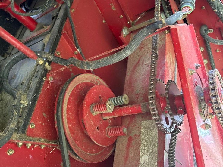 2006-international-2388-axle-flow-combine-image-52
