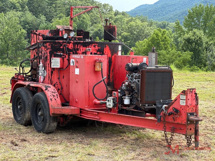 crafco-e-z-pour-200-gallon-tack-trailer-image-1