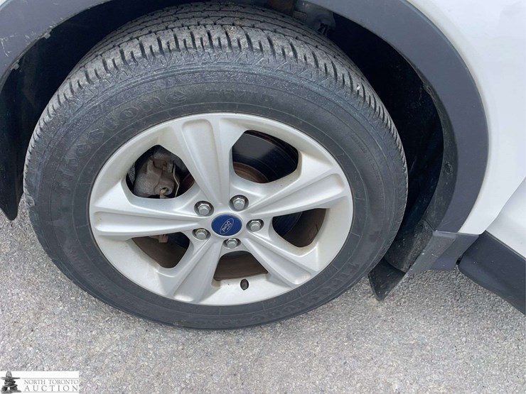 2016-ford-escape-image-24