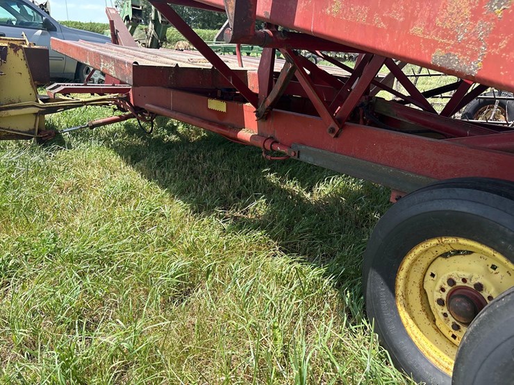 new-holland-1030-image-38