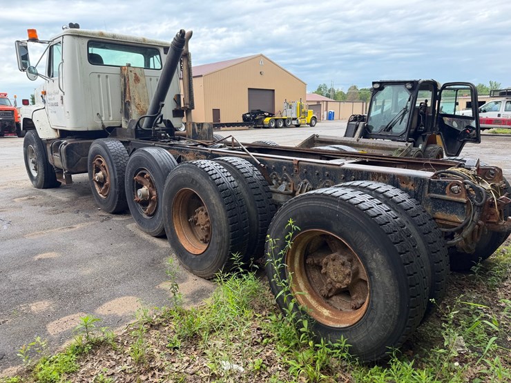 ford-f700-image-5