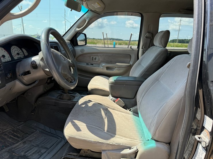 2003-toyota-tacoma-image-33