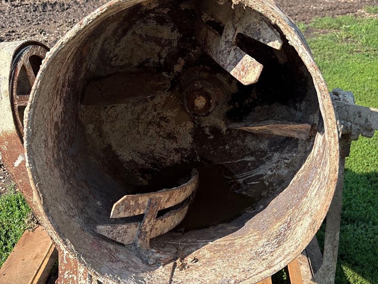 electric-cement-mixer-image-9