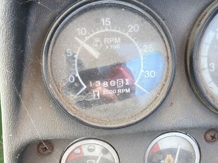 john-deere-4400-image-11