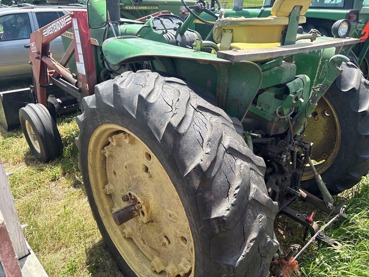 john-deere-3020-image-15
