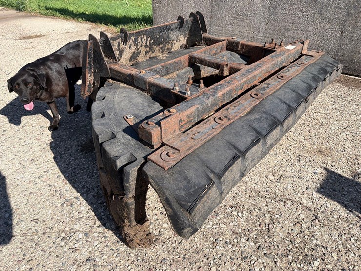 skidloader-quick-tach-80”-tire-scraper-image-1