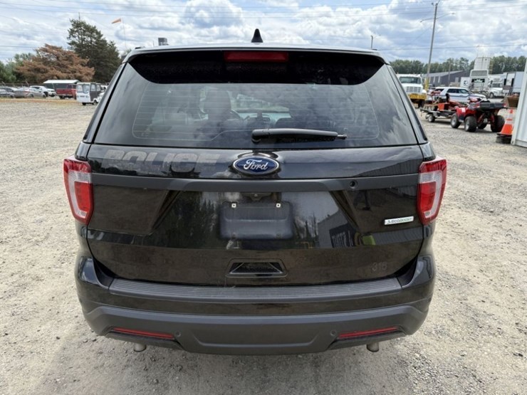 2019-ford-explorer-image-5