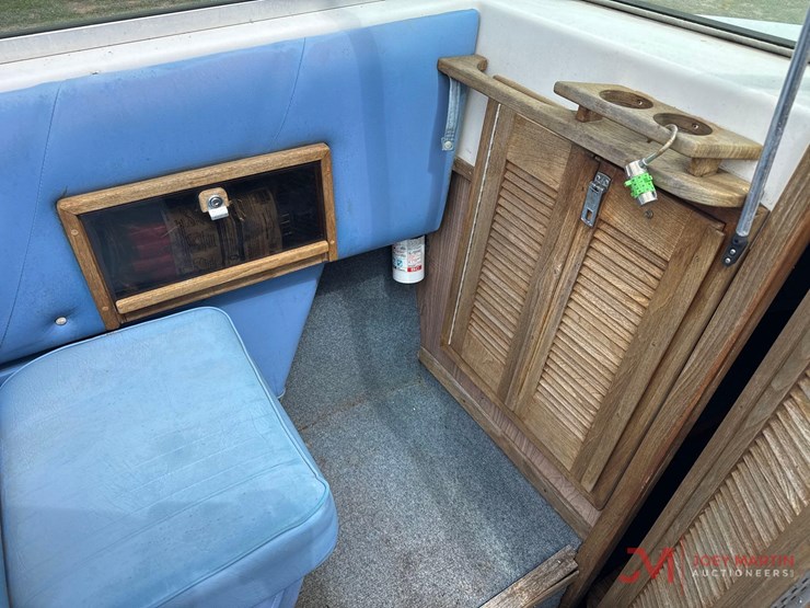 calaic-19'-cuddy-cabin-boat-image-18