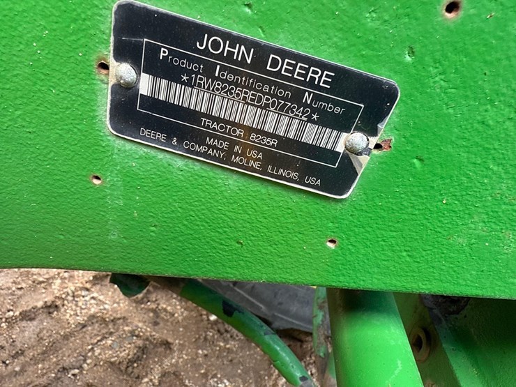 2013-john-deere-8235r-image-75