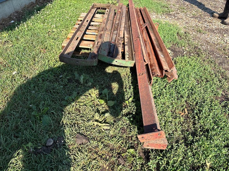pile-of-assorted-steel-image-5