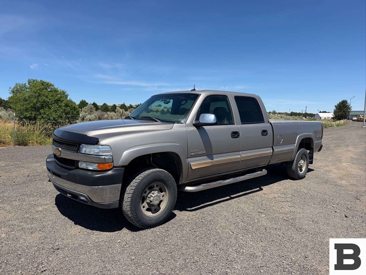 2002-chevrolet-silverado-2500hd-image-3