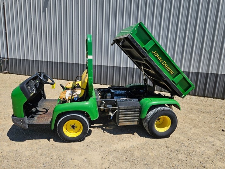 2016-john-deere-gator-image-18