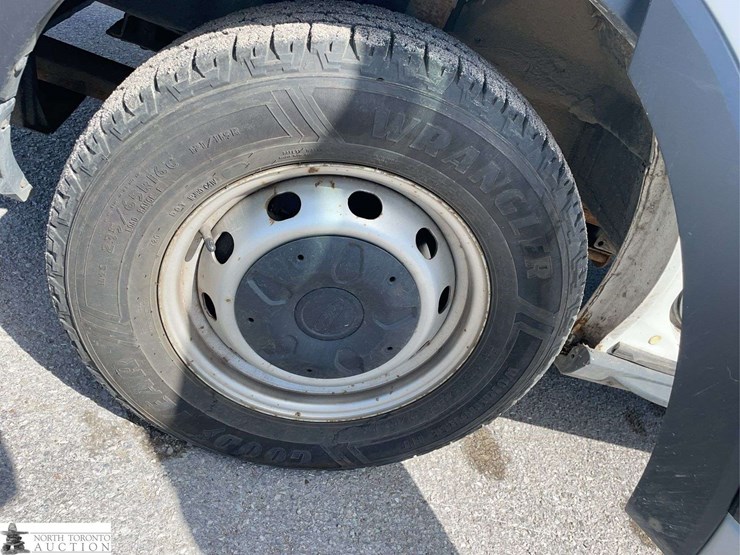 2015-ford-transit-image-24