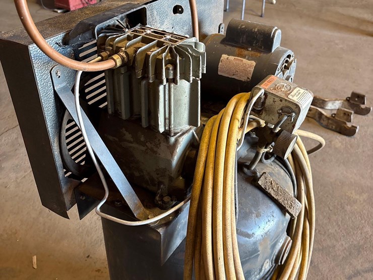 stationary-air-compressor-image-6