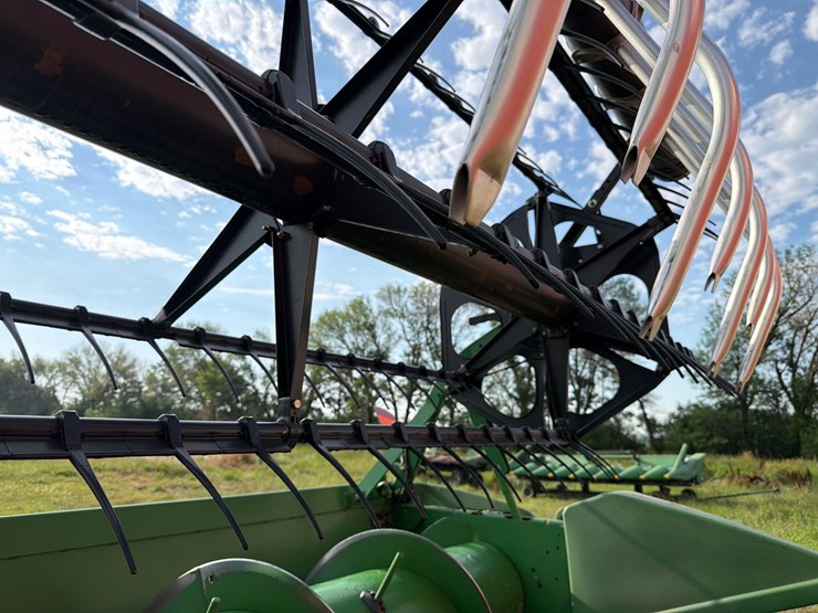 john-deere-630f-image-13