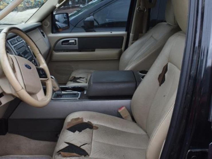 2012-ford-expedition-image-5
