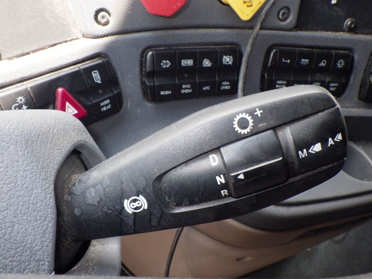 2018-freightliner-cascadia-125-image-15