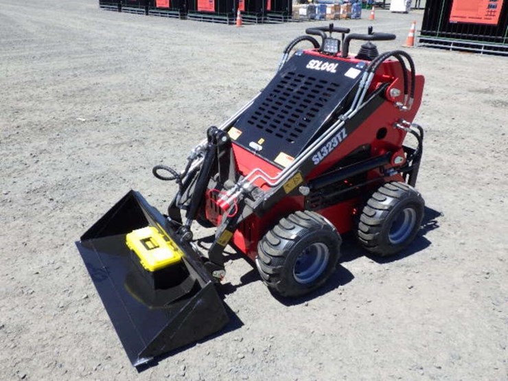 2026-sdlool-323tz-skid-steer-loader-image-1