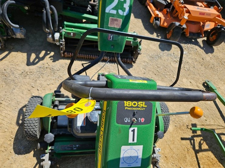john-deere-180-image-15
