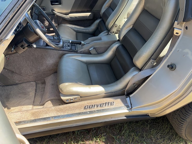 1982-chevrolet-corvette-image-13