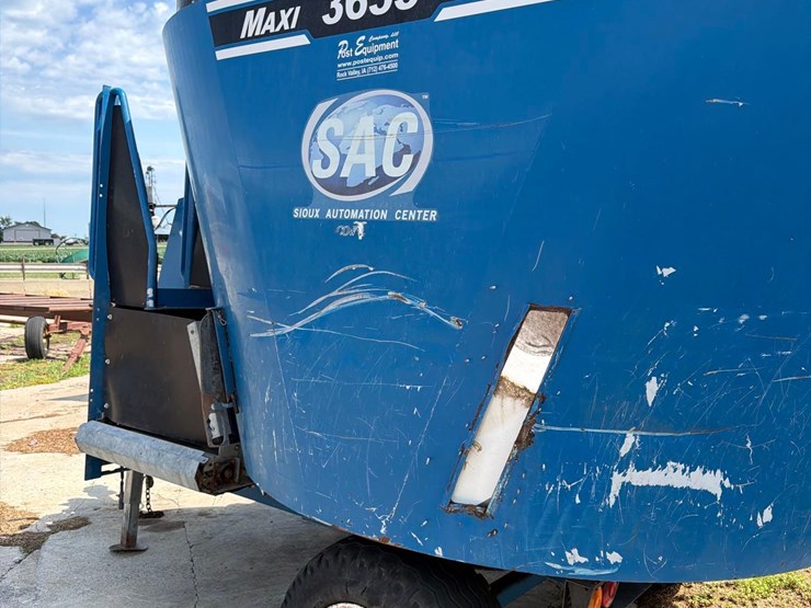 sac-3655-maxi-mixer-feeder-wagon-image-19