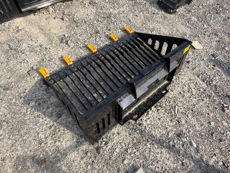 #48843-•-unused-future-rb44-skid-steer-rock-bucket-ztxyscd260215-image-4