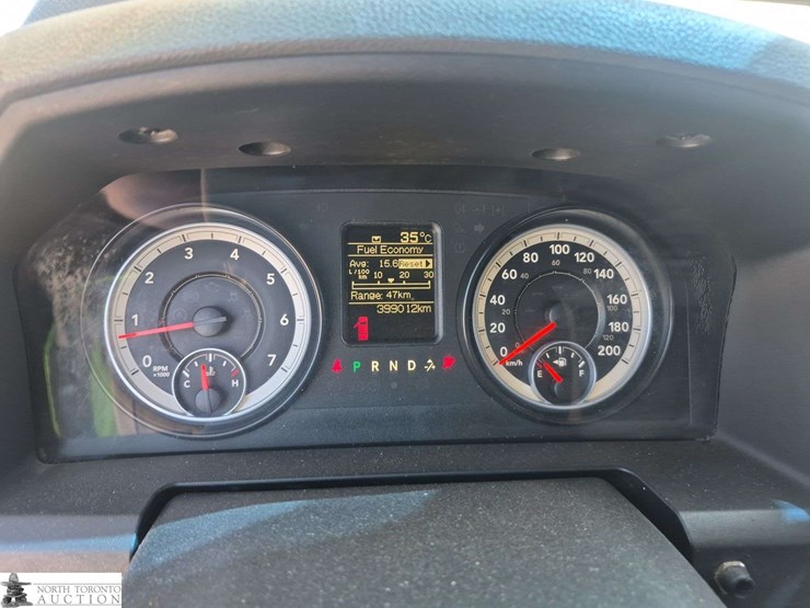 2014-dodge-1500-image-12