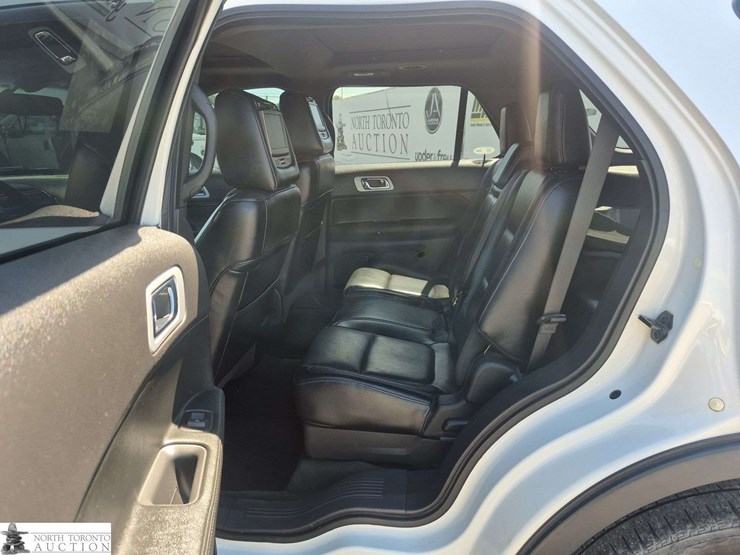2011-ford-explorer-image-32