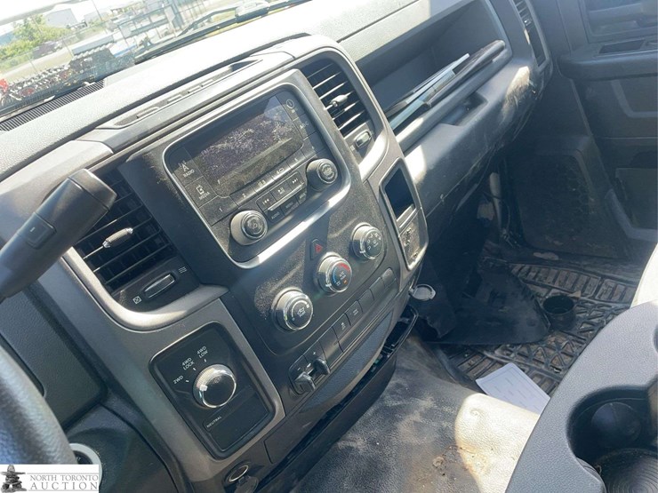2015-dodge-1500-image-13