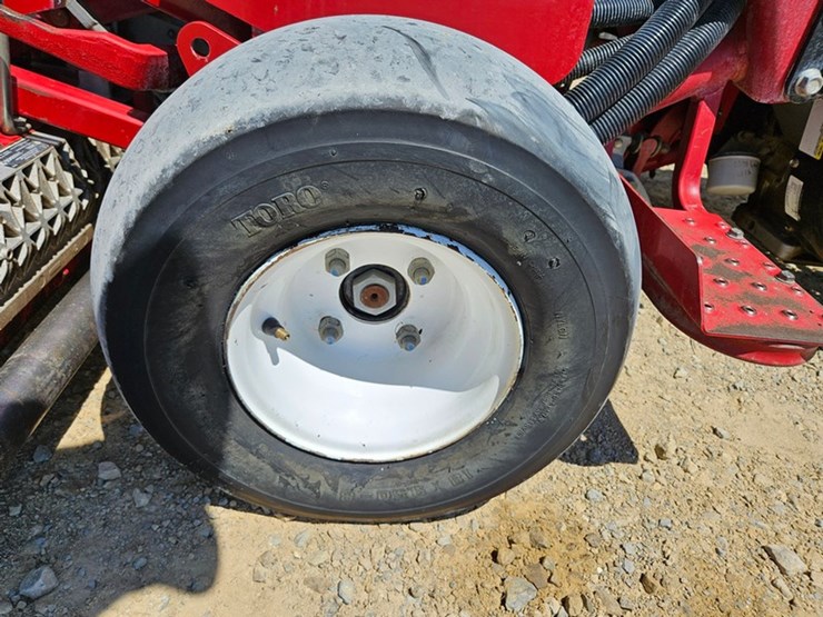 2016-toro-greensmaster-3150-image-14