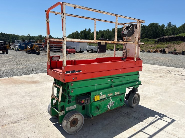 2016-jlg-2032es-image-5