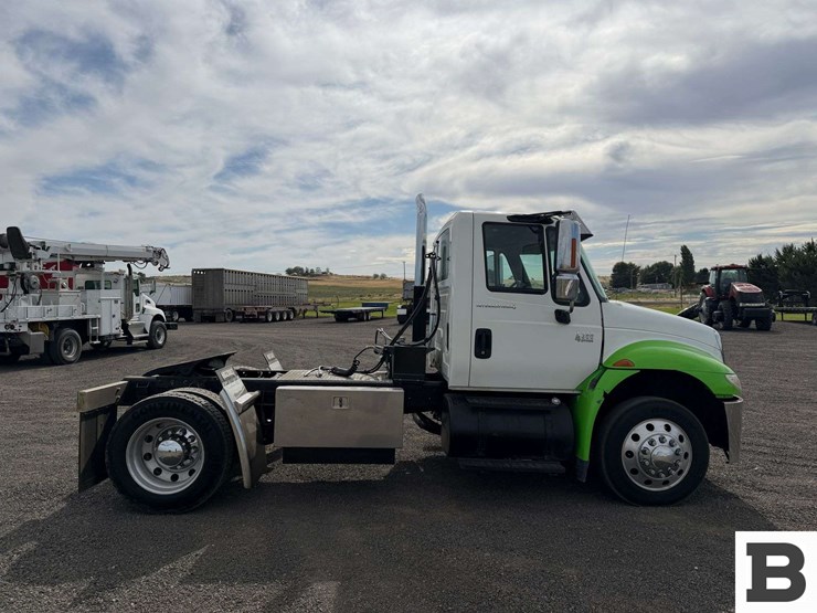2006-international-durastar-4300-image-7