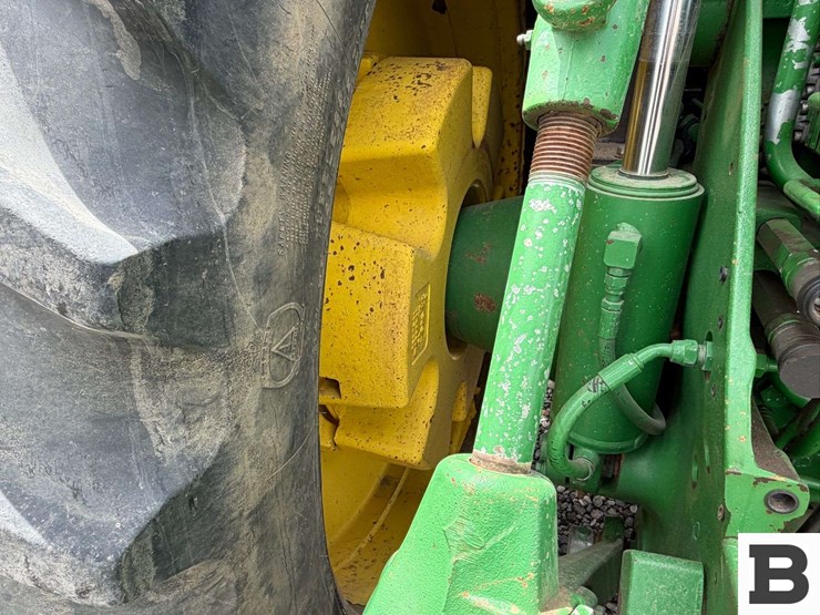 2014-john-deere-8345r-image-28