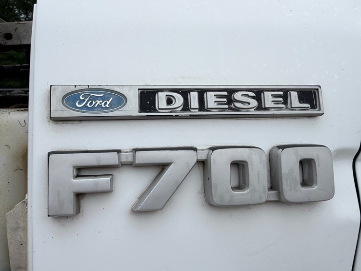 ford-f700-image-2