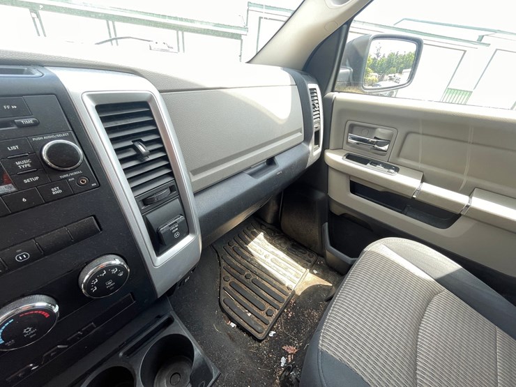 2011-dodge-1500-image-49