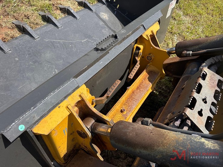 2024-deere-331g-image-9