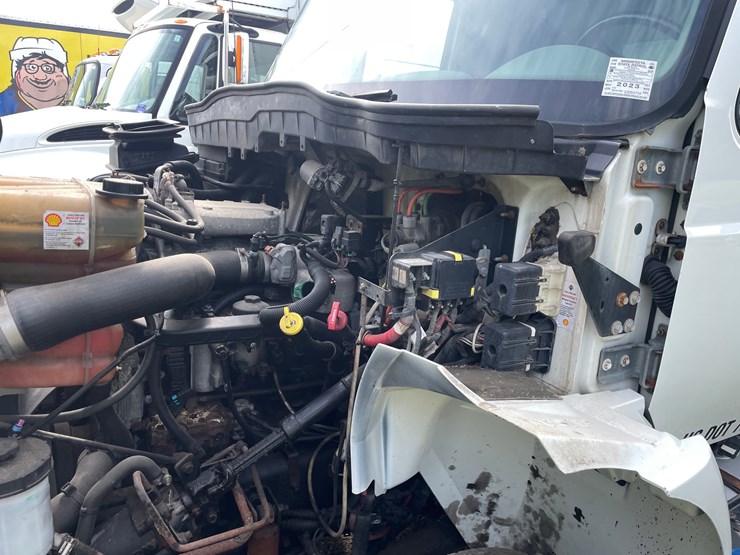 2016-international-durastar-4400-image-38