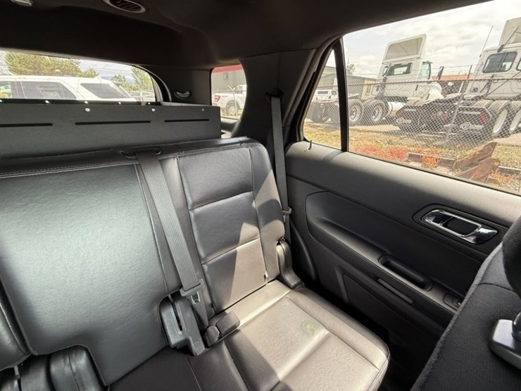 2014-ford-explorer-image-18
